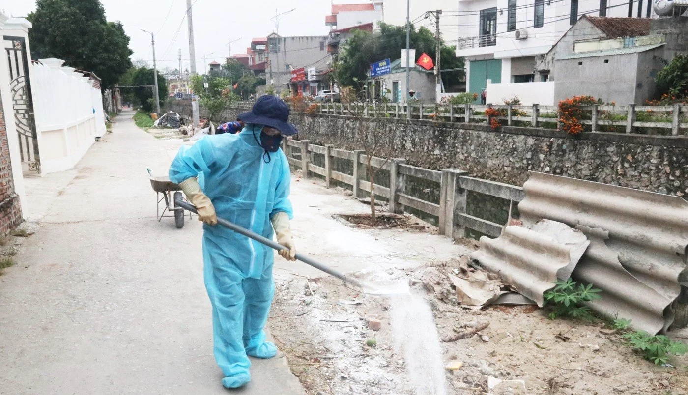 Sử dụng vôi khử trùng trong chăn nuôi, chi phí thấp hiệu quả cao